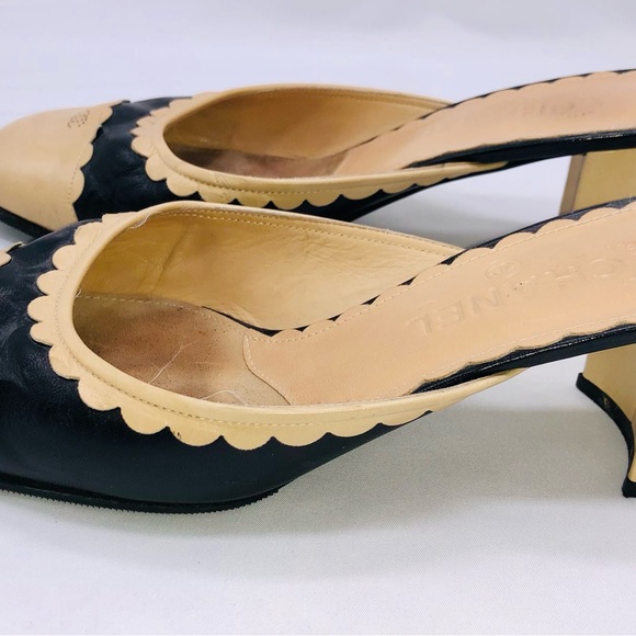 Chanel size 40.5 vintage Black and Tan Mules - Picture 4 of 13